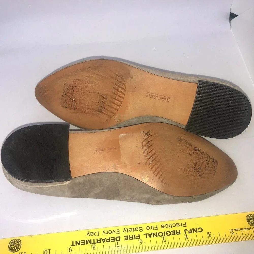 Vince Camuto Beige Suede Leather Loafers w/Tassels Women's 9M‎